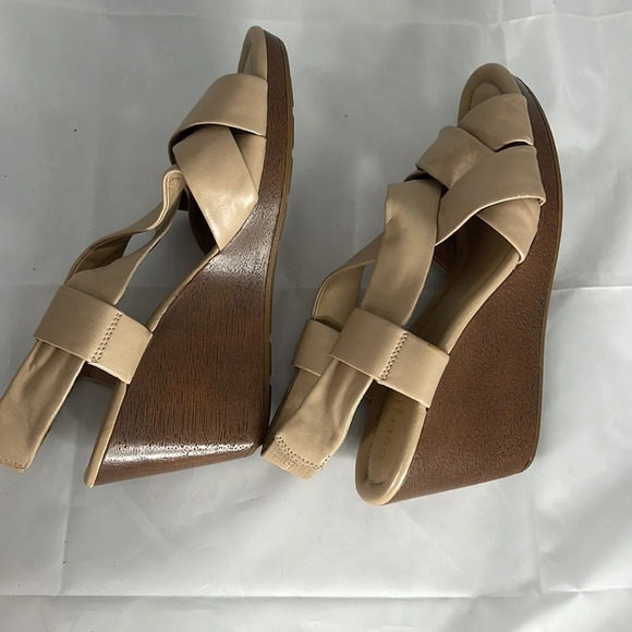 COLE HANN Crisscross Tan Open Toe Wedge Shoes Nike Air Technology Leather 9.5 - Picture 6 of 12